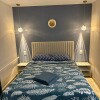 https://cdn-ostrovok-ru-ion.test.edgekey.net/t/100x100/hotel_review/14/ff/14ff5517595c54a1ee53f08bfda1d9541973be68.JPEG