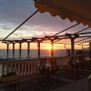 https://cdn-ostrovok-ru-ion.test.edgekey.net/t/100x100/hotel_review/42/a2/42a2c764acf174c4aaca540eb541921804be372a.jpeg