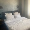 https://cdn-ostrovok-ru-ion.test.edgekey.net/t/100x100/hotel_review/4b/cd/4bcda3cb651969c7df6dab587e624133712d12e7.JPEG