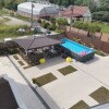 https://cdn-ostrovok-ru-ion.test.edgekey.net/t/100x100/hotel_review/4e/1b/4e1bfad48376fe5f8bfb2df09bab3a40c4e174b0.JPEG