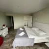 https://cdn-ostrovok-ru-ion.test.edgekey.net/t/100x100/hotel_review/7b/0b/7b0b9c534fed70045f3db3342fa76cdba8a5f5b4.JPEG