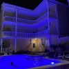 https://cdn-ostrovok-ru-ion.test.edgekey.net/t/100x100/hotel_review/81/12/8112892ef910ddb9ef5ea96d4727b15309c83e69.JPEG
