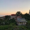 https://cdn-ostrovok-ru-ion.test.edgekey.net/t/100x100/hotel_review/db/81/db81347045ed2fc8e3640942e2de7ed8f9a9aeb2.jpeg
