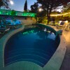 https://cdn-ostrovok-ru-ion.test.edgekey.net/t/100x100/hotel_review/dc/d8/dcd83b9f0dcbaddec19a0e7b7b84f7c94b0a6231.JPEG
