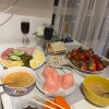 https://cdn-ostrovok-ru-ion.test.edgekey.net/t/100x100/hotel_review/dd/f4/ddf4d8eac129f7e596e20578781a8164c074433b.JPEG