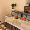 https://cdn-ostrovok-ru-ion.test.edgekey.net/t/100x100/hotel_review/ff/07/ff0707fba1271728d784d28165868d35755b8614.JPEG