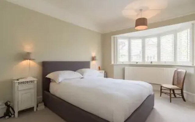 Veeve - East Sheen