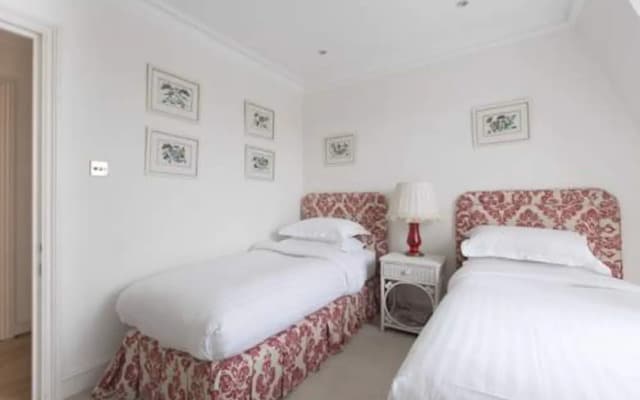 Sloane Gardens by Onefinestay