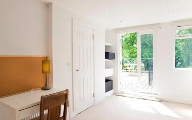 Veeve House Tennyson Road Kilburn