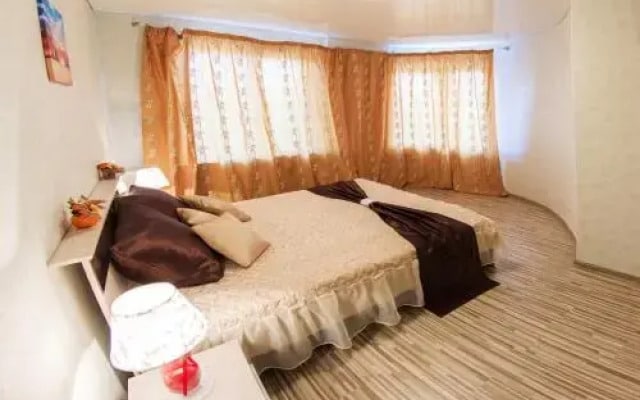 Home Hotel On Lenina 162