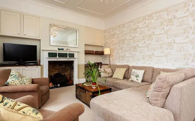 Veeve 2 Bed House On Leppoc Road Clapham