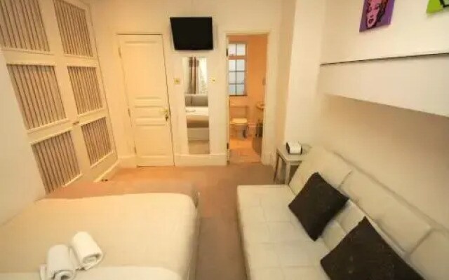 Piccadilly Circus Apartments
