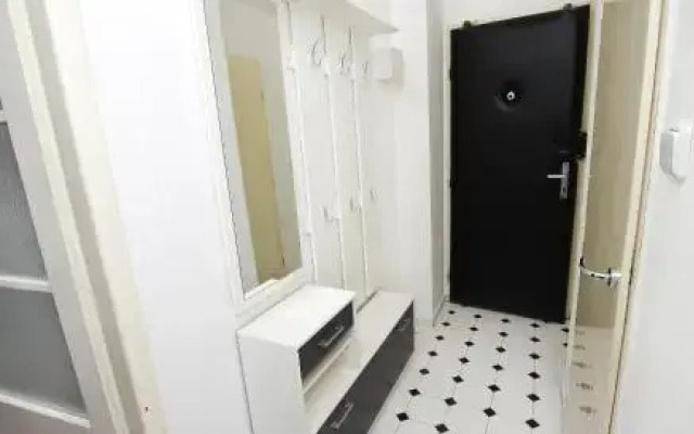 City Center Apartment For 7 People Walking Distance To Old Town By Easybnb