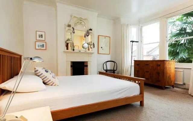 Veeve 2 Bed House Hazeldene Road Chiswick