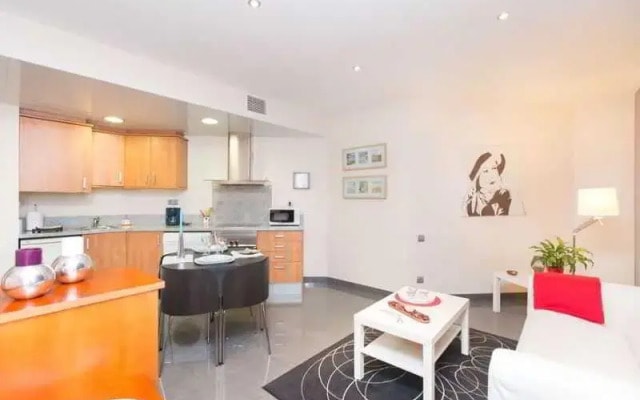 Universitat Suites