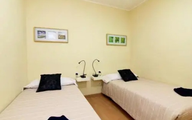 ClassBedroom Apartments V