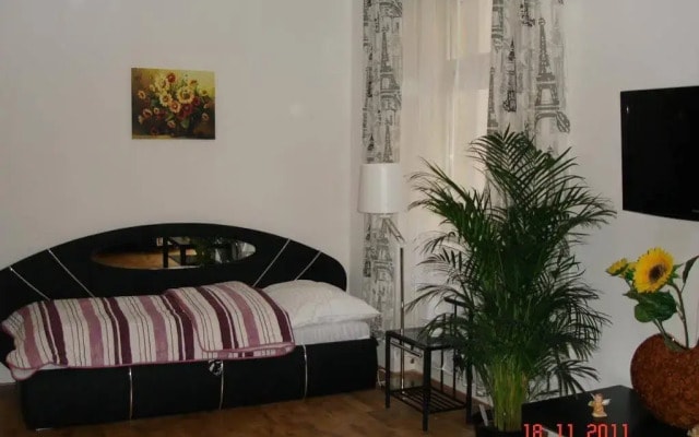 Picasso Apartments