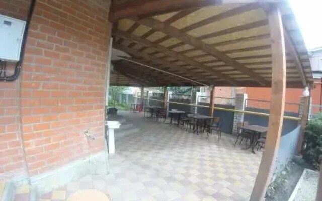 Guest House na Sanatornoy 4A