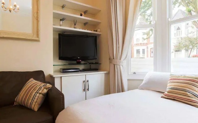 Veeve 2 Bed Maisonette Shandon Road Clapham