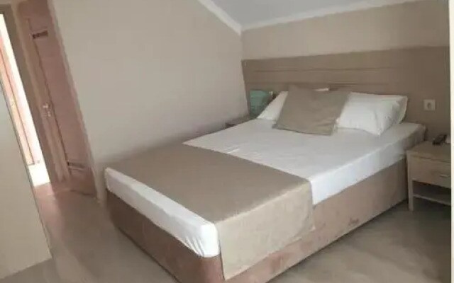 Letny dvorik Guesthouse