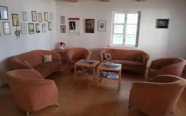 Guest House Karaimu 13