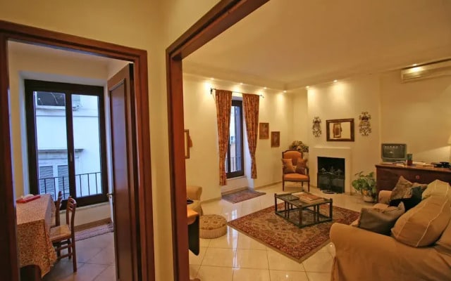 Travel & Stay - Parione