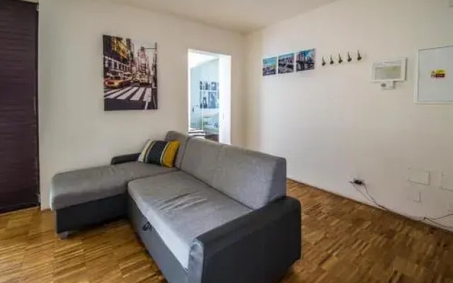 Ruterra Apartment with Garage