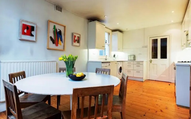 Veeve 2 Bed House Hazeldene Road Chiswick