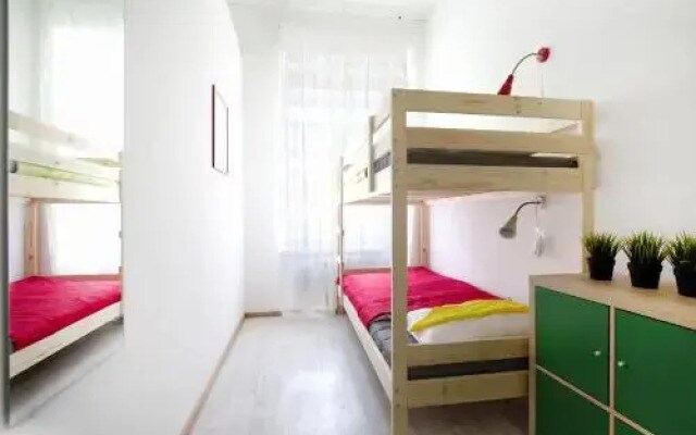 Sculptor Hostel