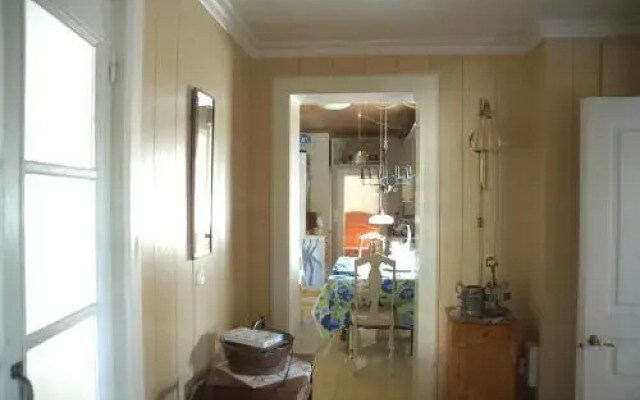 1800s Townhouse