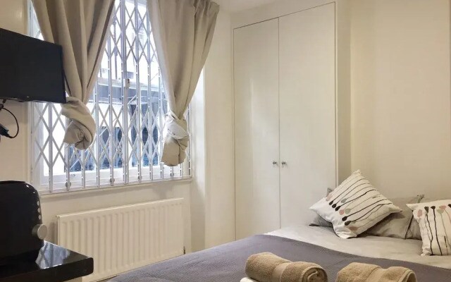 Veeve Flat Ifield Road Kensington