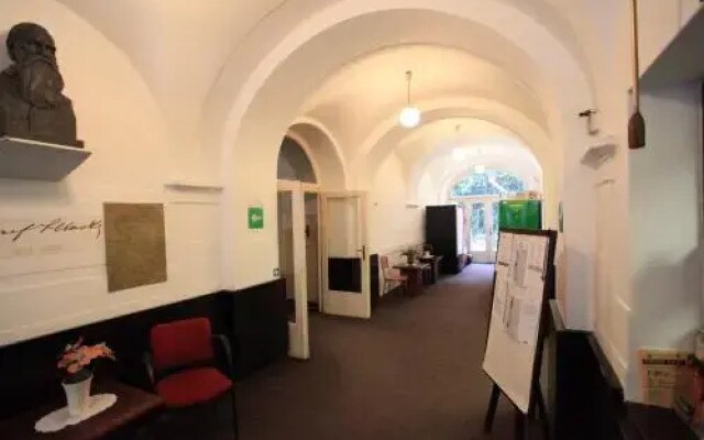 Hostel Hlávkova