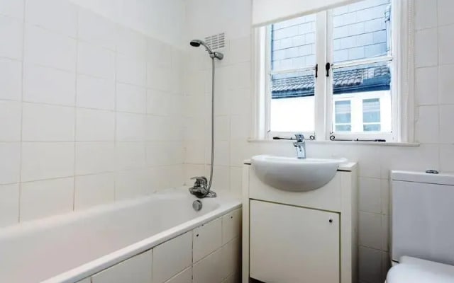 Veeve 2 Bed House Hazeldene Road Chiswick