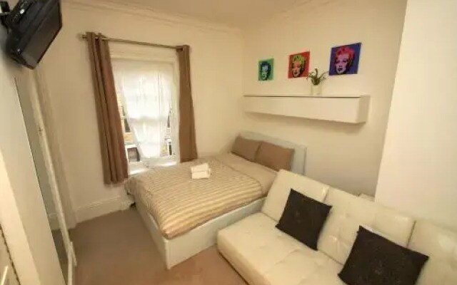 Piccadilly Circus Apartments