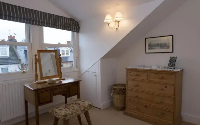 Veeve House Ashlone Road Putney
