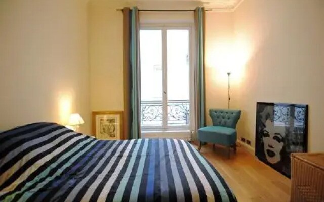 Champs Elysees Homestay