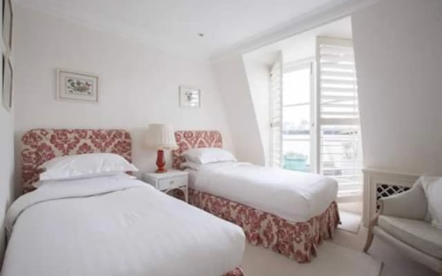 Sloane Gardens by Onefinestay