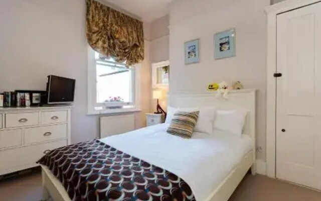 Veeve 3 Bed House On Stapleton Road Wandsworth