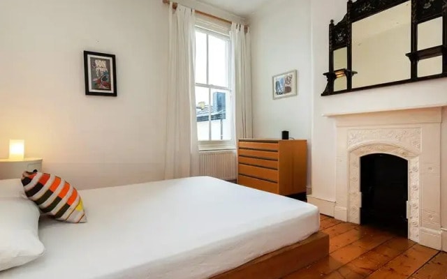 Veeve 2 Bed House Hazeldene Road Chiswick