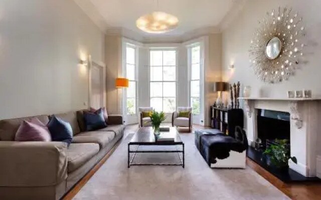 Veeve  Fabulous 4 Bed House On Russell Road Kensington