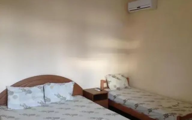 Yuzhny Dvorik Guest House