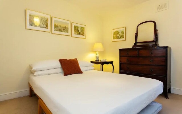 Veeve 2 Bed 2 Bath Garden Flat Stanley Crescent Notting Hill