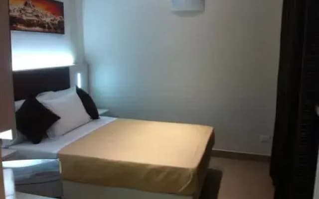 Esquire Inn Roma