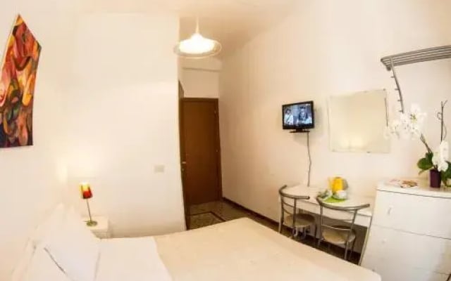 Alfonso Guest House