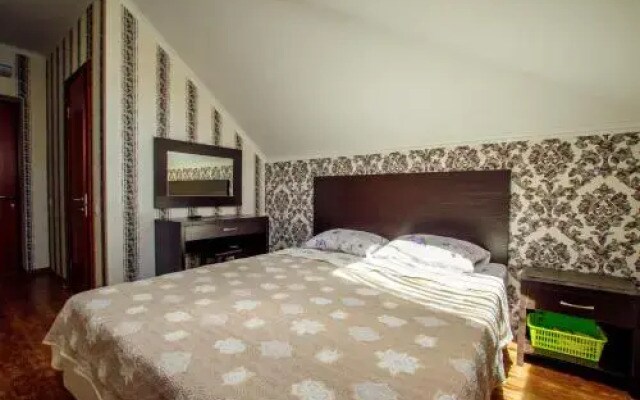 Guest House on Kabardinskoy 1
