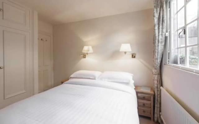 Sloane Gardens by Onefinestay