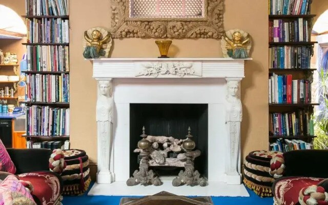 Veeve 2 Bed Maisonette Brook Green West Kensington