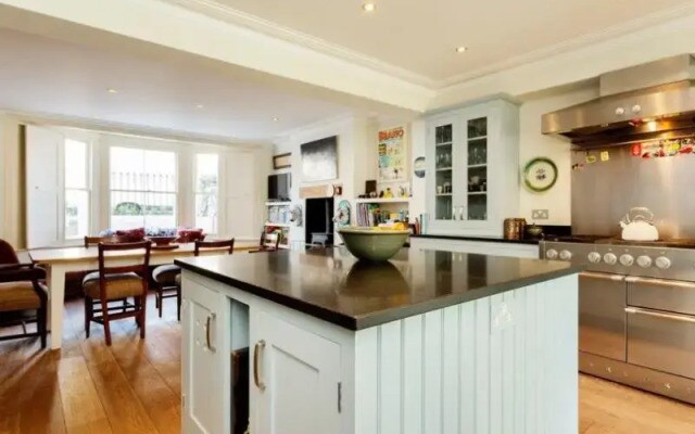 Veeve 5 Bed House Fitzwilliam Road Clapham