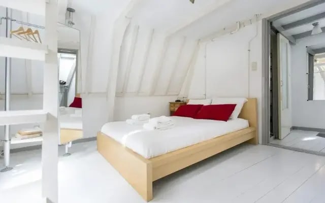 Shauna Apartment