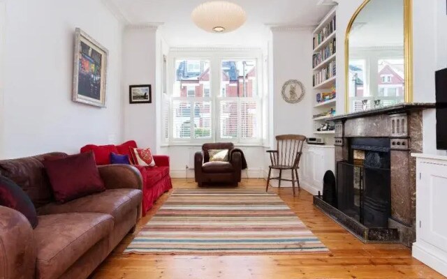 Veeve 4 Bed House Killyon Road Clapham